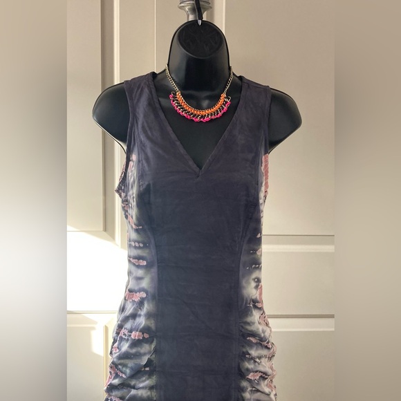 Tie-Dye detail fitted Dress - Picture 2 of 8